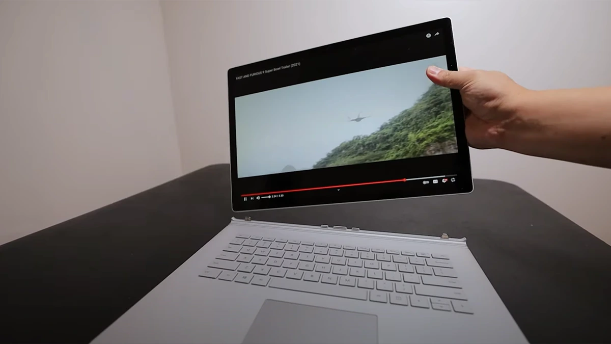 صفحه نمایش سرفیس بوگ 3